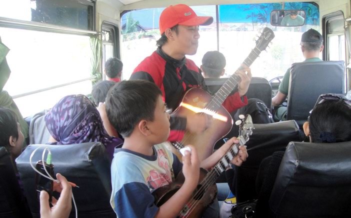 Wisata situ patenggang siswa paket c SMA